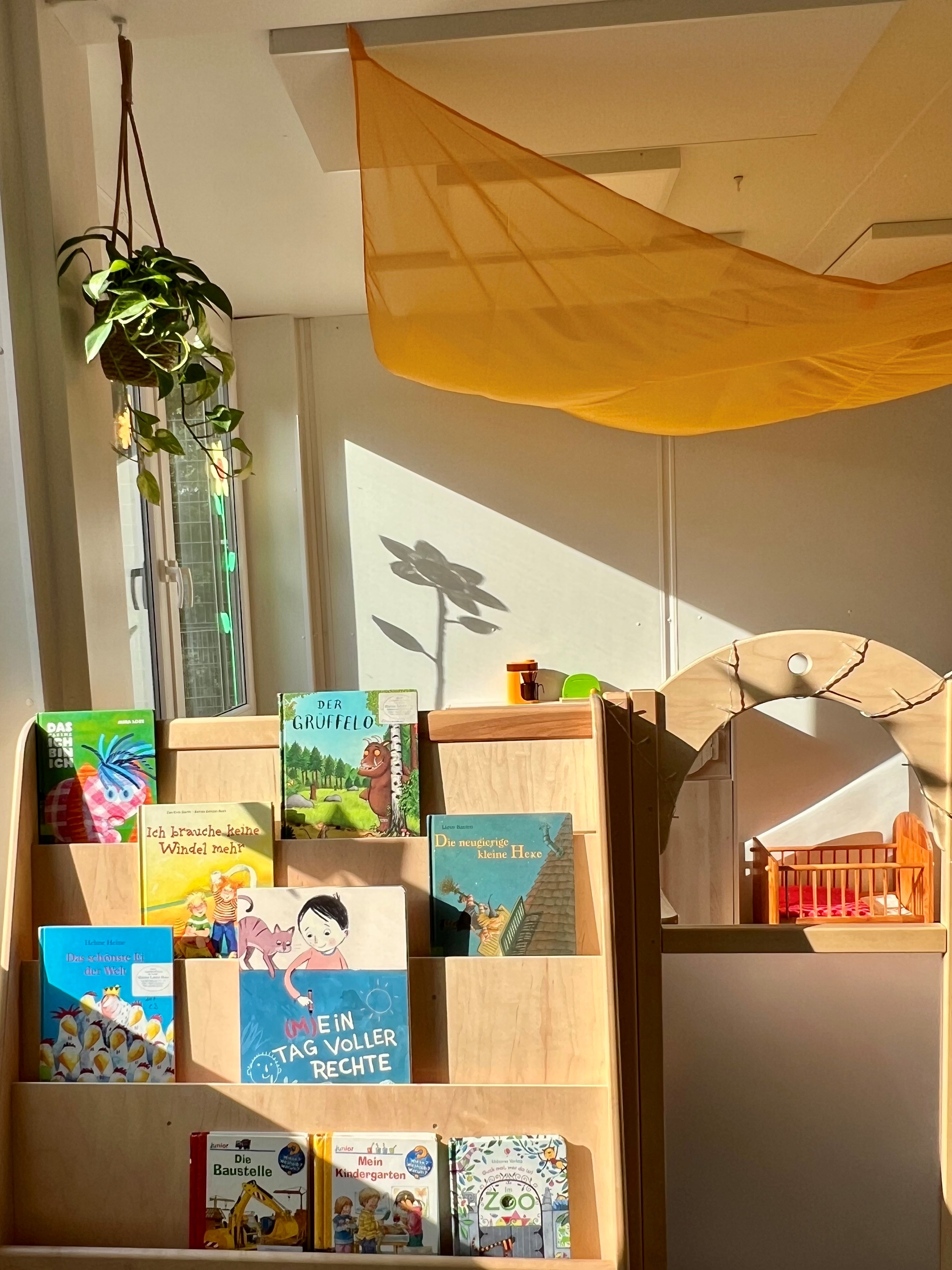 Bücherregal